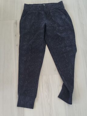 GAIAM Women's Dark Patterned Jogger Sweatpants - Black/Charcoal